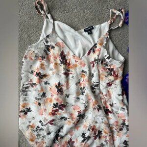 Torrid Floral Tank EUC Size 00 (equiv sz 10)